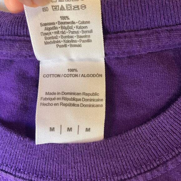 Gildan Women T-shirt size M Purple ShortSleeve Crew Neck Born A Wildcat - Picture 6 of 8